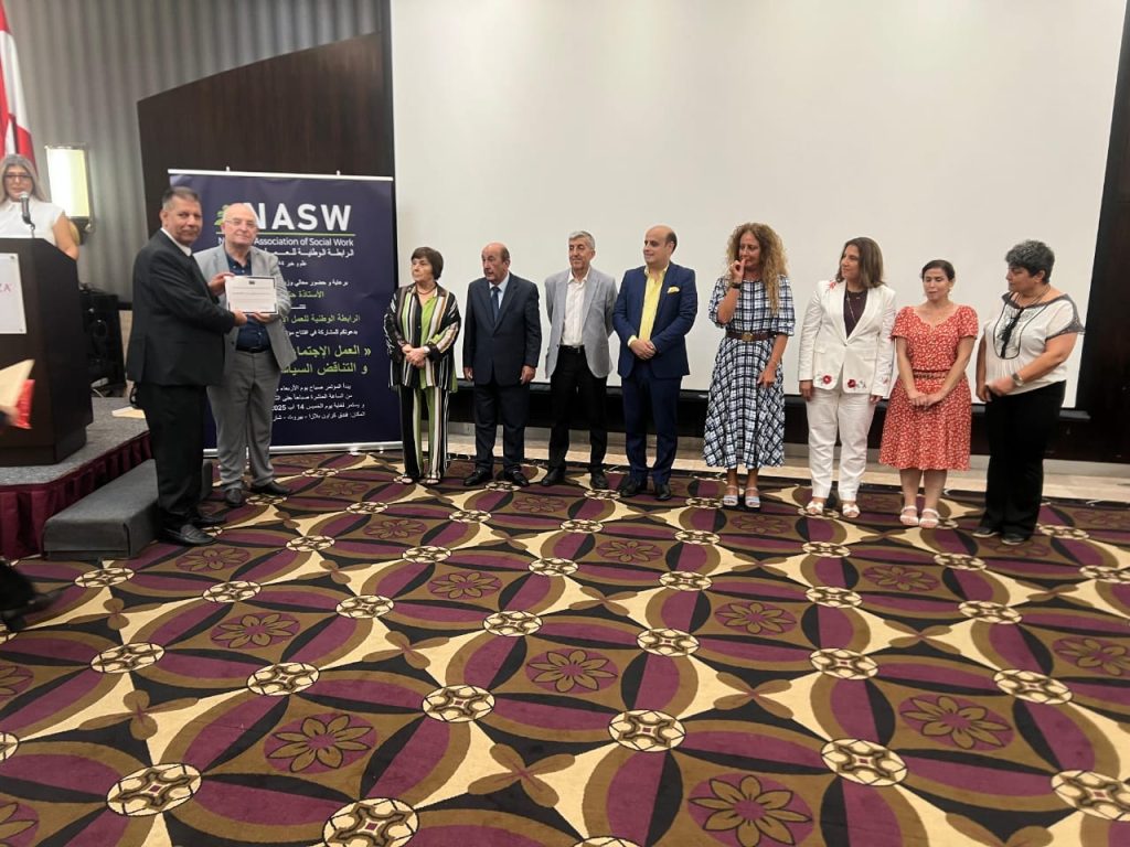 438e569f-c8b2-48c6-9556-d446157efb08